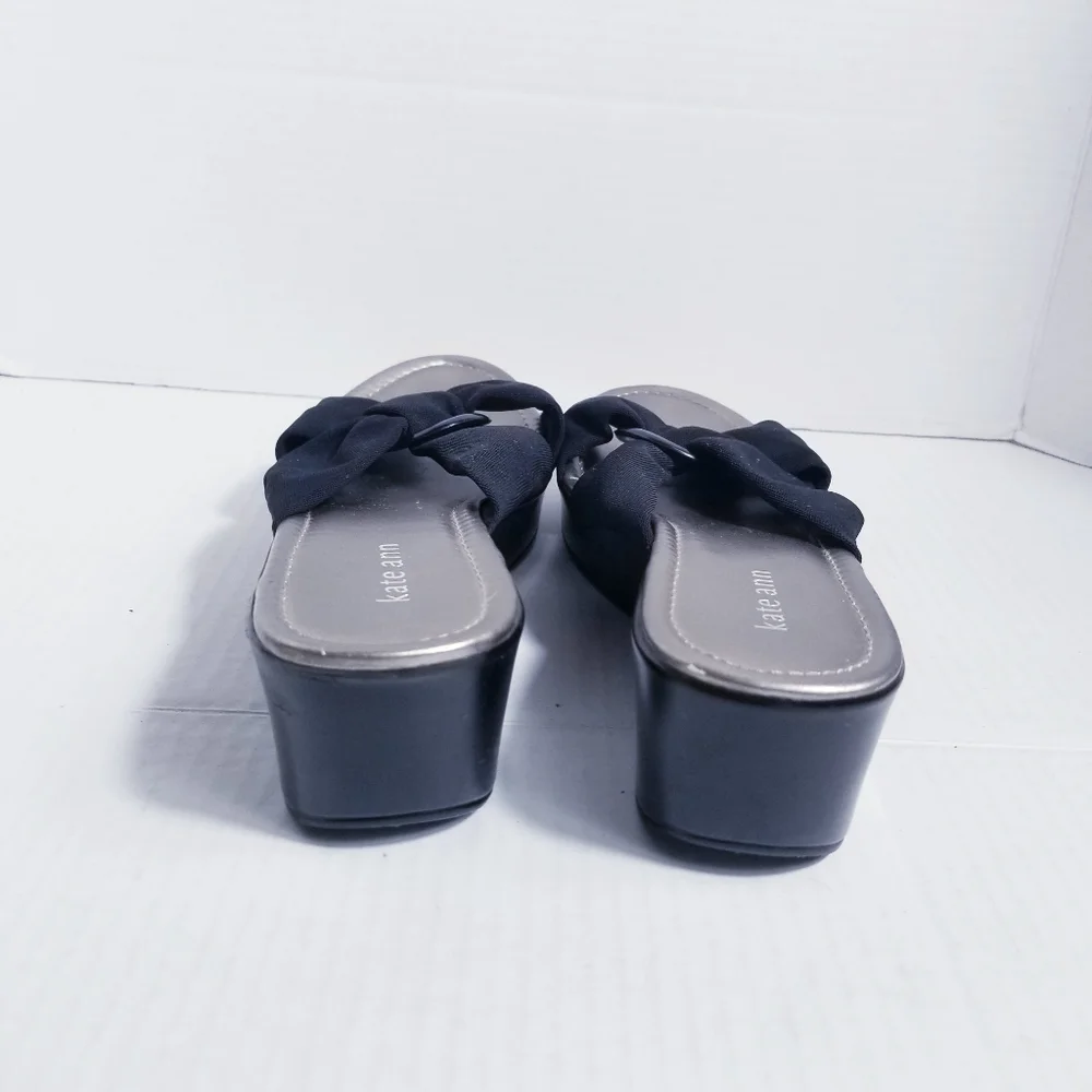 KATE ANN BLACK WEDGED SANDALS APPROX SIZE 9 (PHOTO HAS MEASUREMENT)